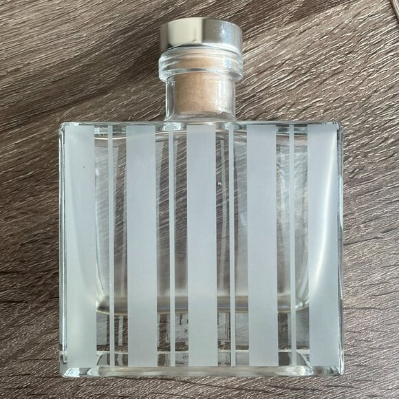 NEST Diffuser Glass Bottle 5.9 oz | Empty | Holiday Gift Vase Art Deco Designer - Picture 3 of 5